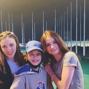 Meet your Posher, Ava